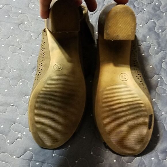 Hot Tomato peep toe ankle heeled booties size 9.5 - Picture 5 of 6